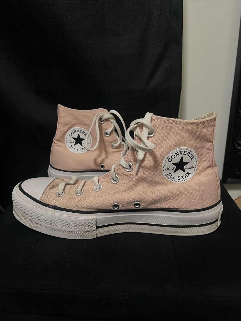 Converse High Top PlatofrmCanvas Sneakers in Pale Pink